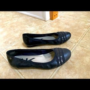 Anne Klein Black flats Size 9